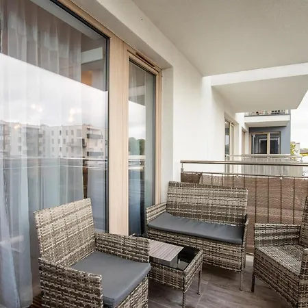 Horyzont - Kapitanski Mostek- Blisko Portu- Mozliwosc Wykupienia Sniadania *