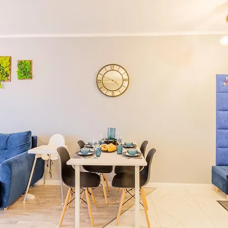 Apartment Horyzont - Kapitanski Mostek- Blisko Portu- Sniadania Kolobrzeg