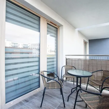 Apartment Horyzont - Kapitanski Mostek- Blisko Portu- Sniadania Kolobrzeg